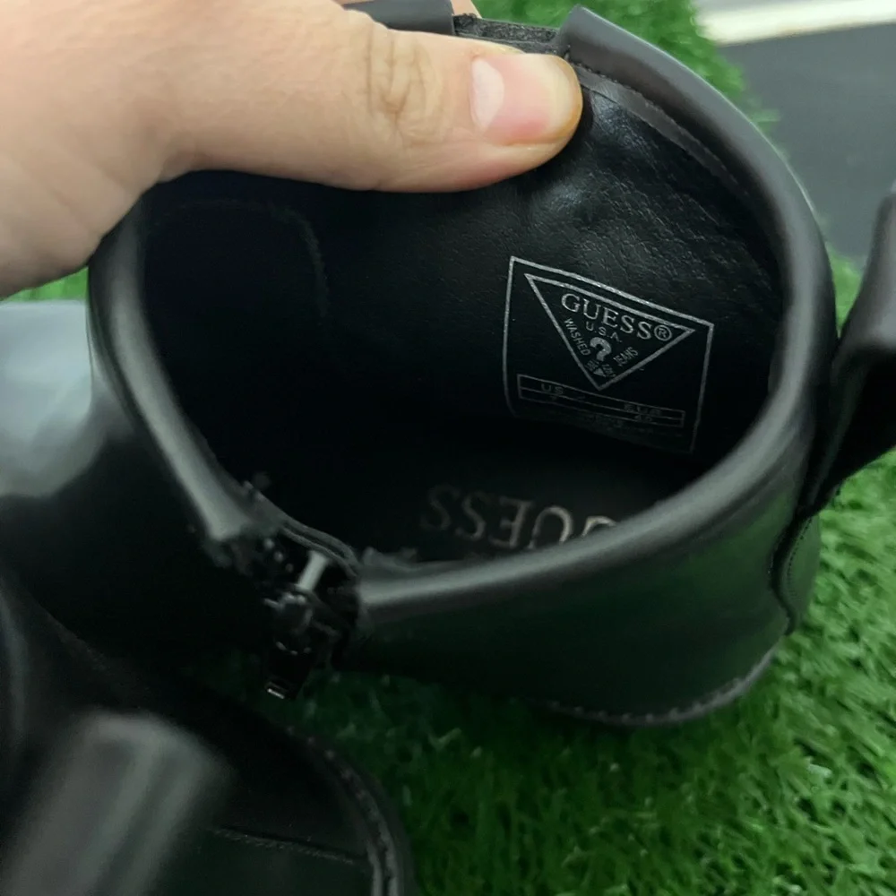Black Leather Ankle Boots GUESS 7 - Picture 5 of 5